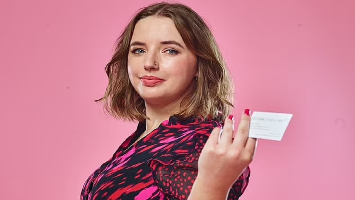 क्यूट लोगों को थमाती थी डेटिंग कार्ड