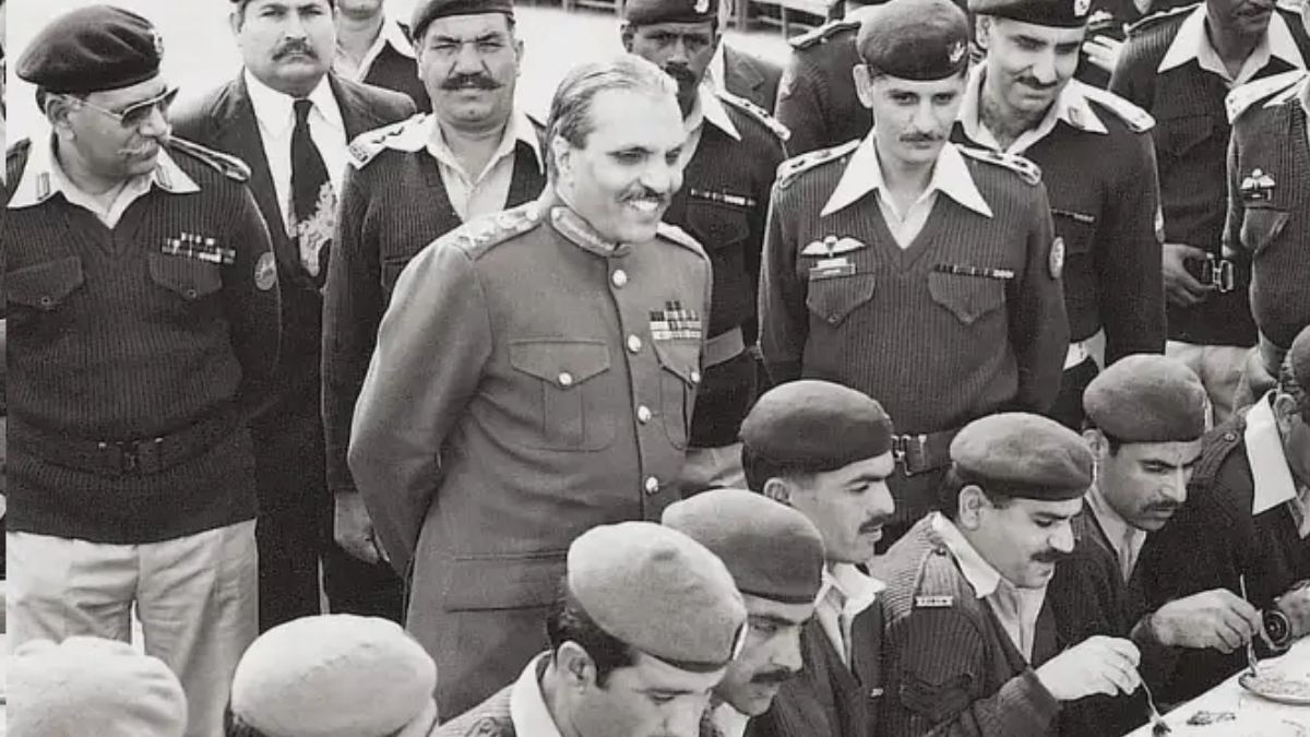 पाकिस्तान के पूर्व जनरल जिया उल हक