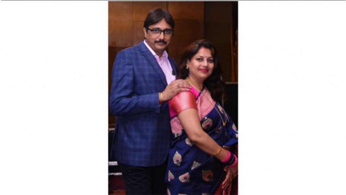 दिनेश आनंद अपनी पत्नी और डीएपी की मैनेजिंग पार्टनर कविता आनंद के साथ