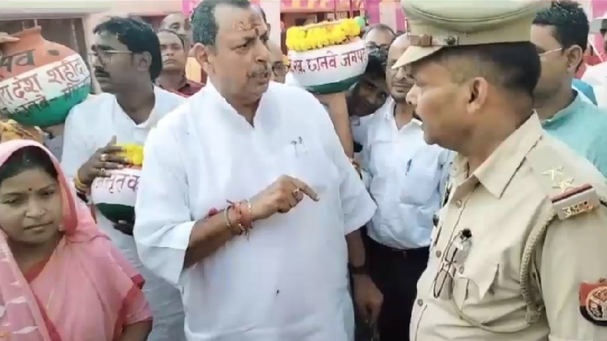 बीजेपी विधायक ने दारोगा को लगाई फटकार.