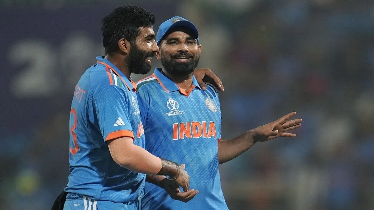 भारतीय तेज गेंदबाज मोहम्मद शमी और जसप्रीत बुमराह. (Getty)