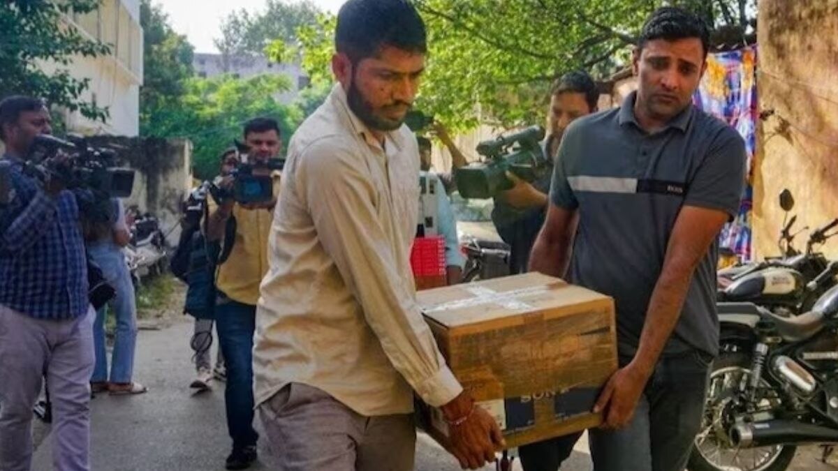 न्यूजक्लिक के दफ्तर और पत्रकारों के घरों पर मंगलवार को छापे पड़े थे. (फोटो- पीटीआई)