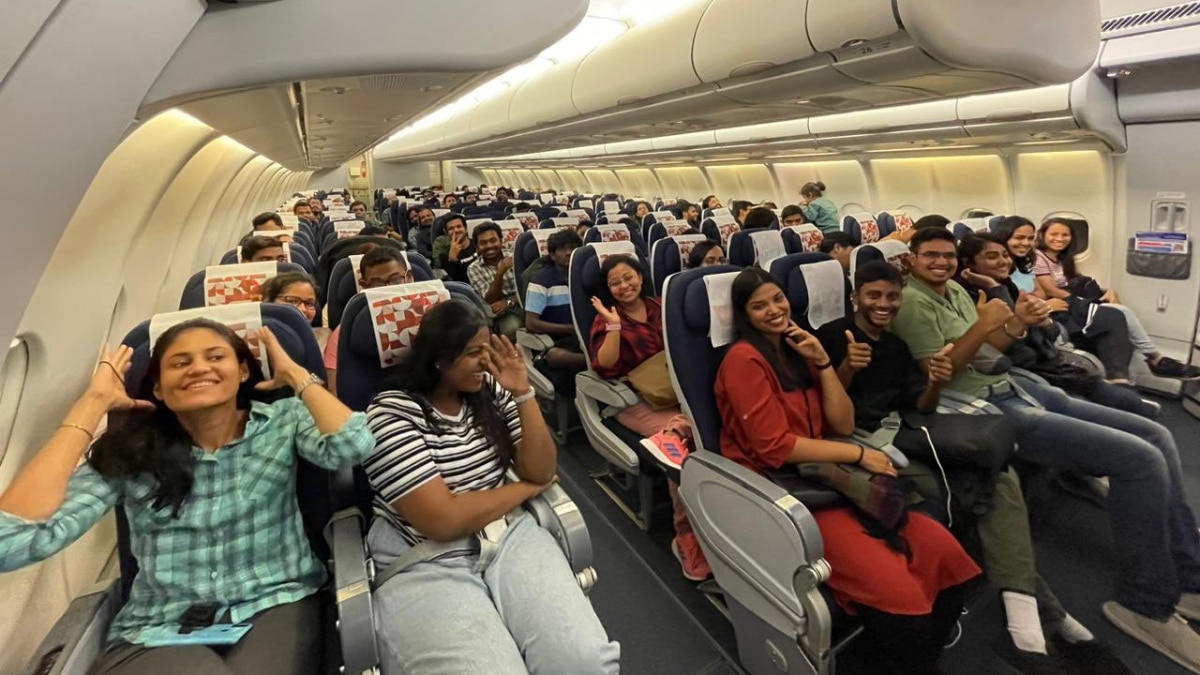 'ऑपरेशन अजय' के तहत भारतीय नागरिकों को लेकर आज दो विमान नई दिल्ली पहुंचे