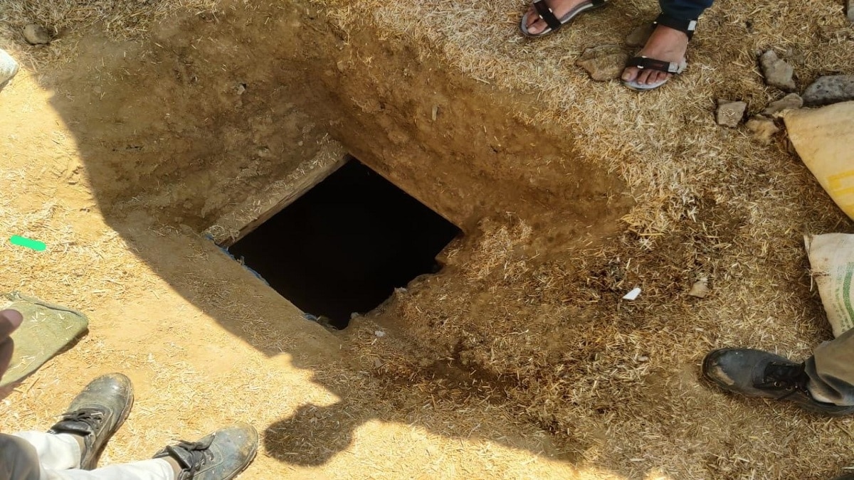 चोरी के लिए बनाई गई सुरंग.