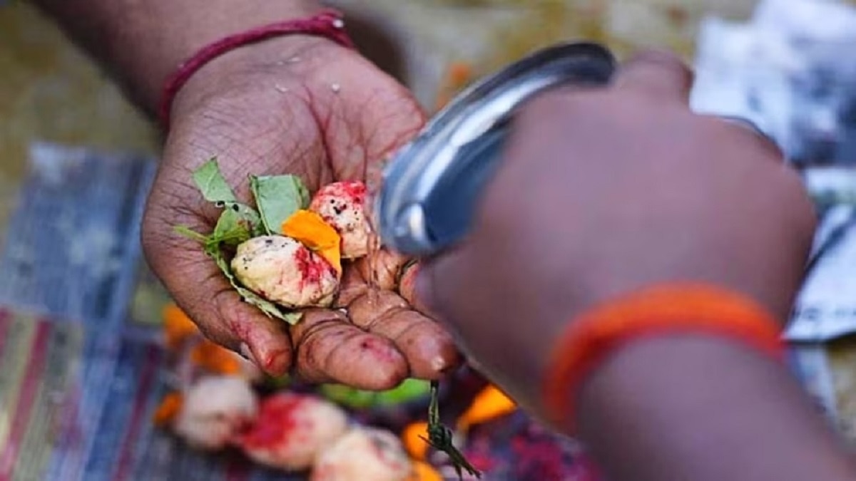 आज है द्वादशी श्राद्ध, संन्यासियों के लिए खास है ये तिथि, जानिए समय और शुभ मुहूर्त