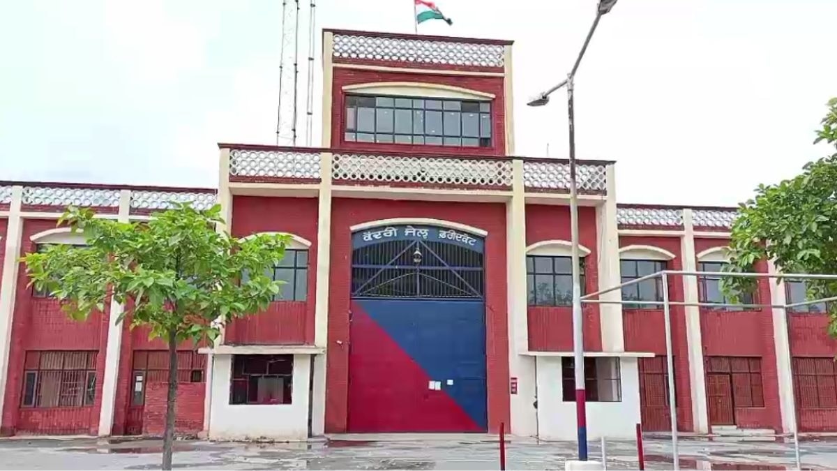 कैदी ने प्राइवेट पार्ट में छिपाई ड्रग्स. 