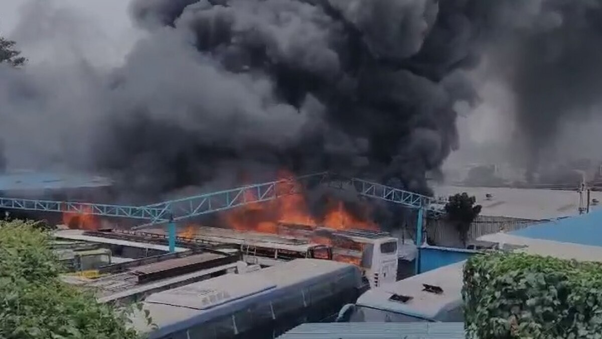 आग लगने के बाद का एक दृश्य