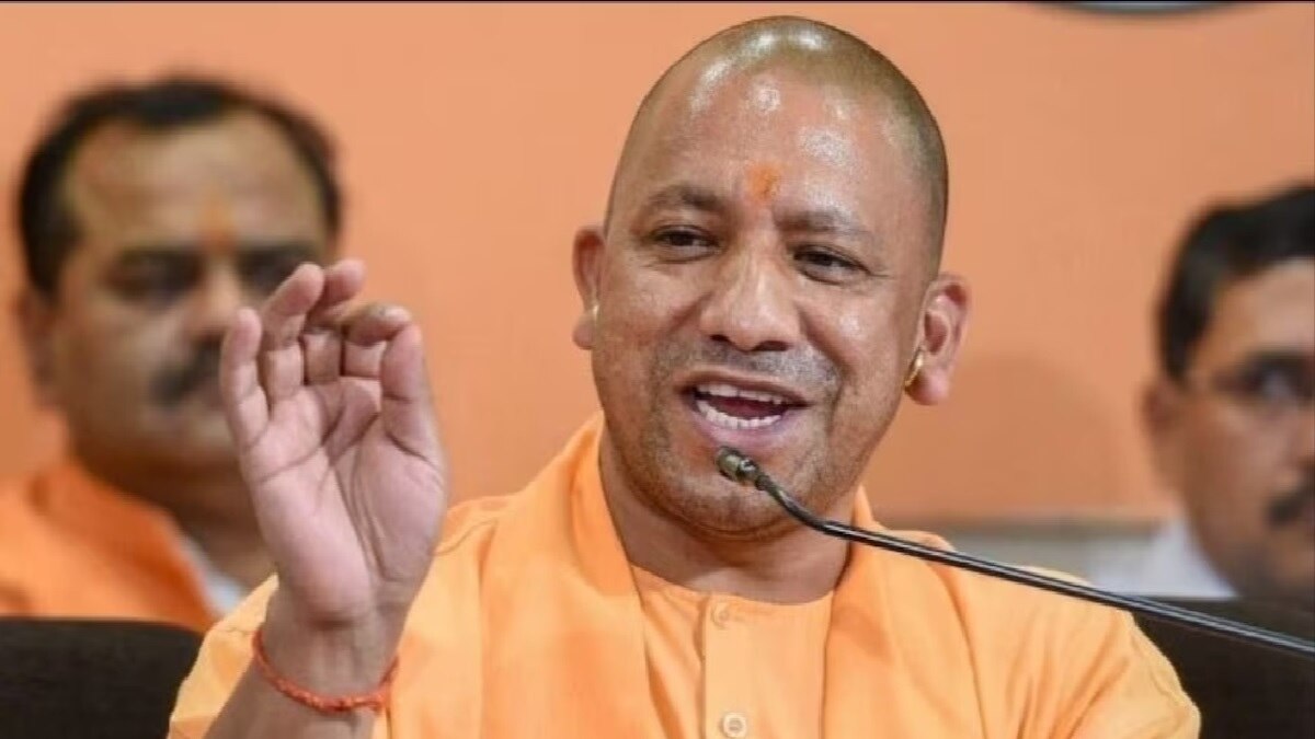 उत्तर प्रदेश के सीएम योगी आदित्यनाथ के अंतरराष्ट्रीय बयानों की हो रही चर्चा