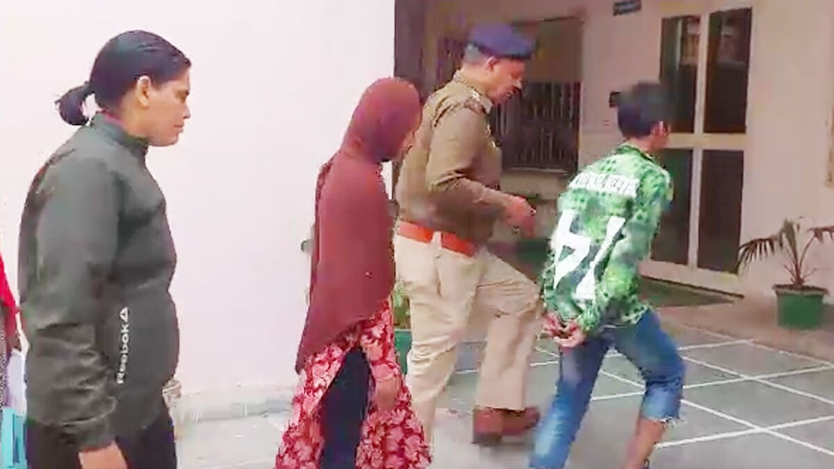 घर छोड़कर भागे भाई-बहन पुलिस ने पकड़ा 