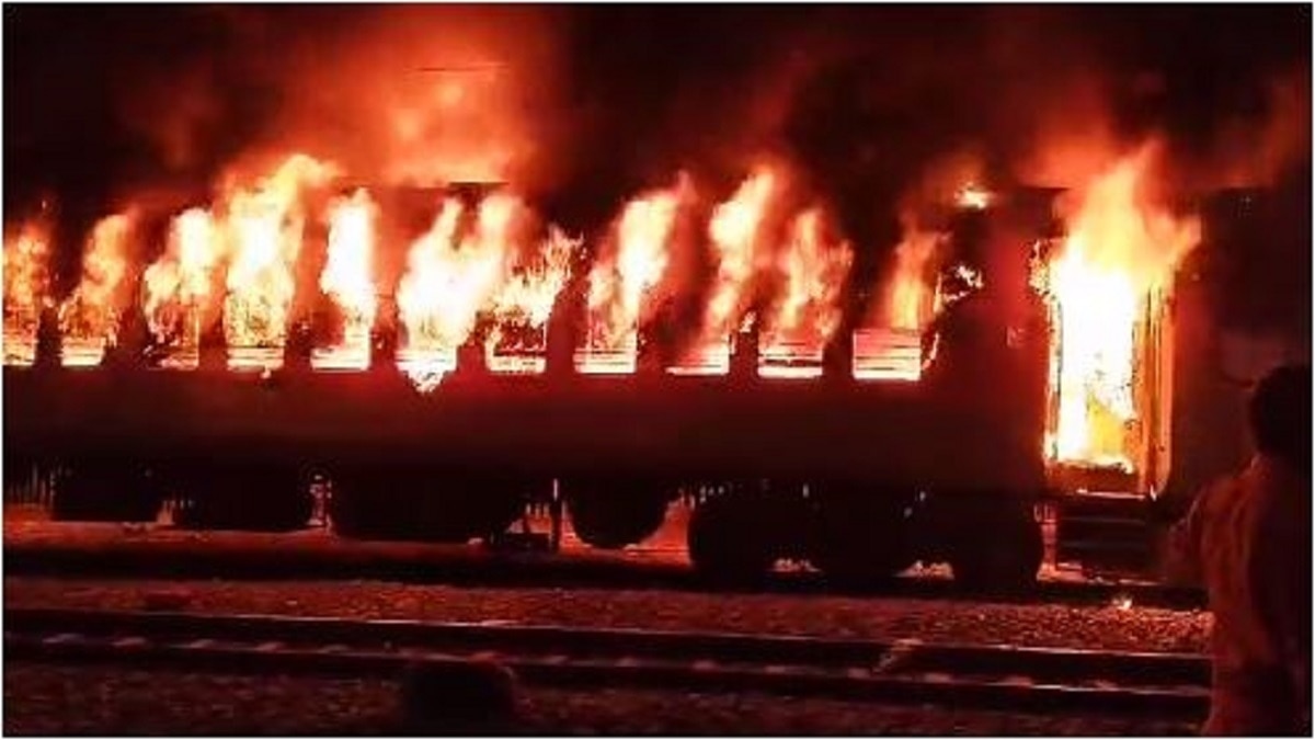 Etawah burning train: छठ की भीड़, खचाखच भरी ट्रेन और भीषण आग... बर्निंग ट्रेन में ऐसे बची 500 यात्रियों की जान