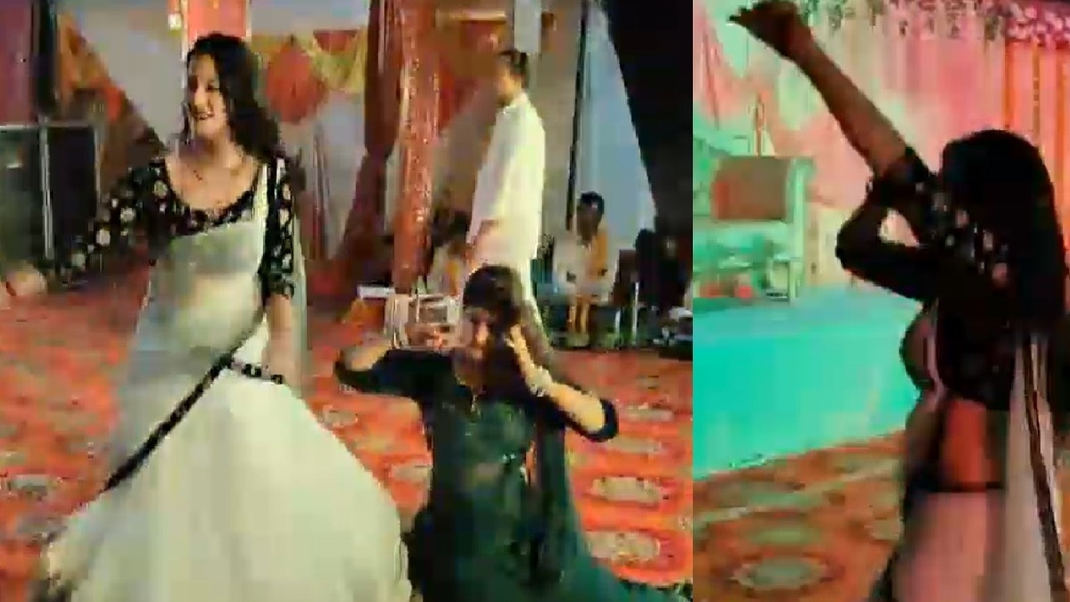 मंच पर डांस करतीं डांसर्स.