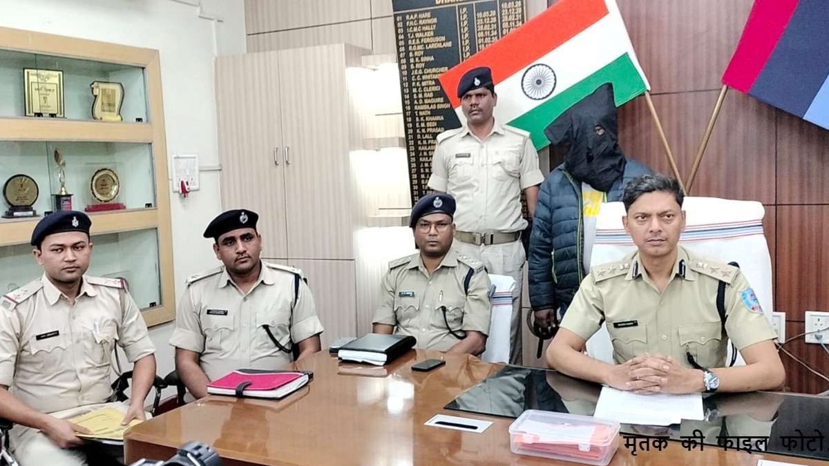 पुलिस की गिरफ्त में आरोपी.