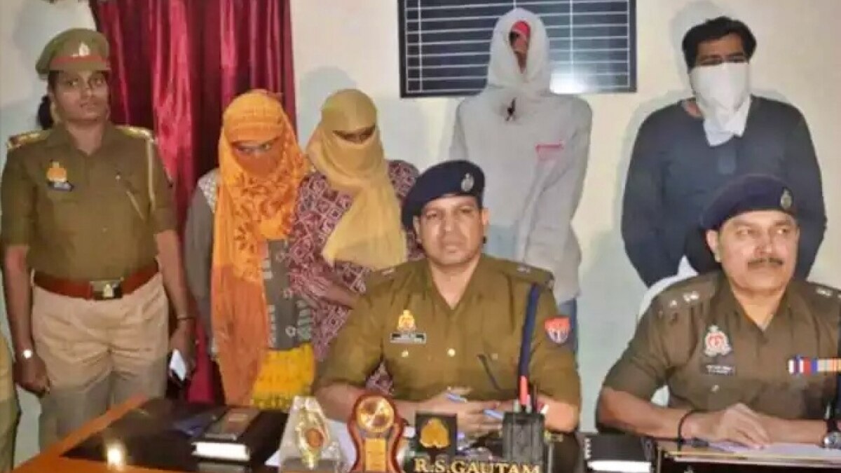 वाराणसी पुलिस के हत्थे चढ़े गैंग के चार लोग 