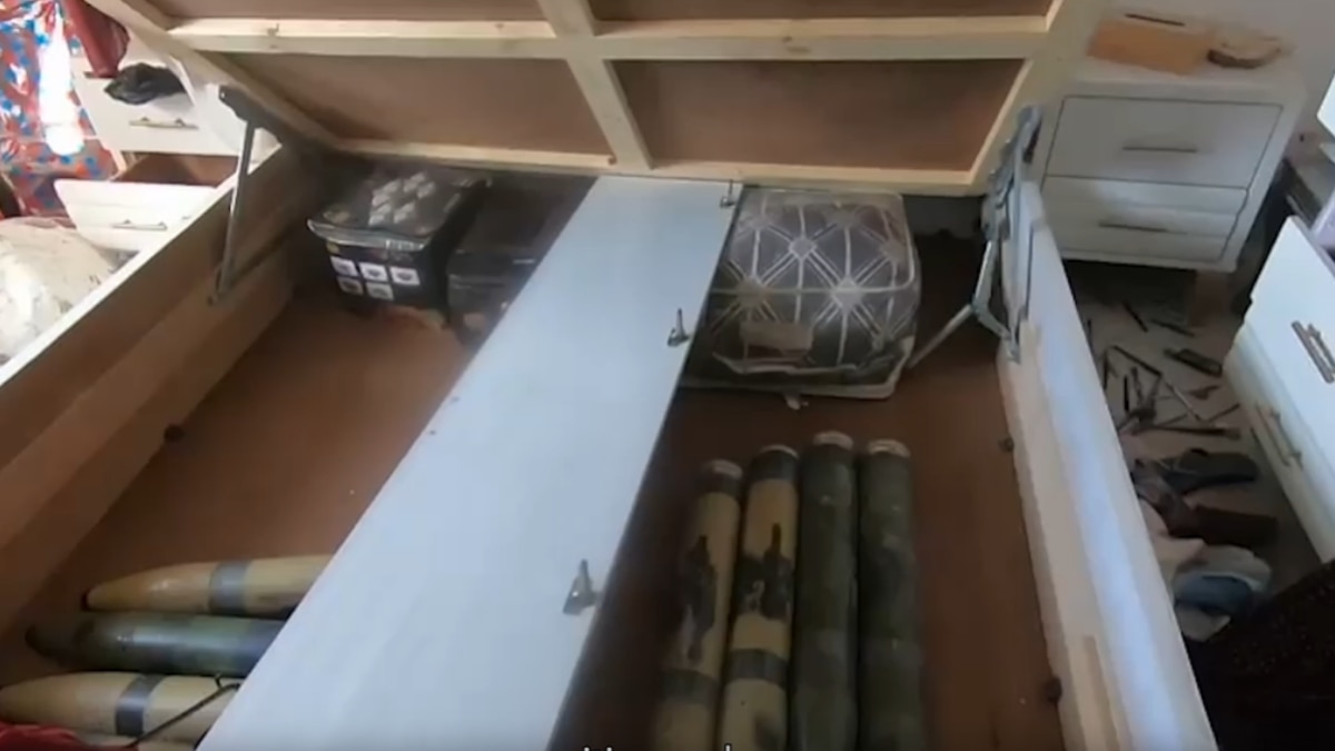 गाजा में इजरायली सैनिकों को बच्चों के बेड में मिसाइलें मिली हैं