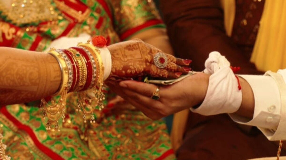 Relationship Tips: लाइफ पार्टनर चुनते समय ये गलतियां कर बैठते हैं लोग, अरेंज मैरिज वाले दें खास ध्यान