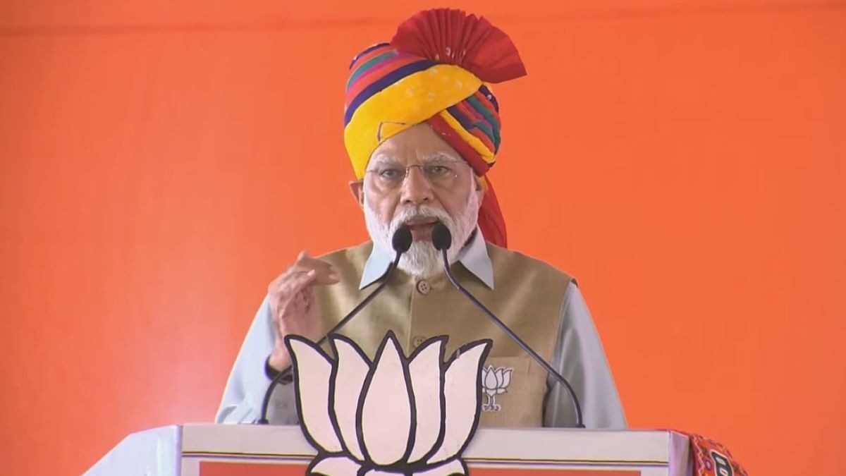 पीएम मोदी मंगलवार को करौली में जनसभा को संबोधित करने पहुंचे थे. 