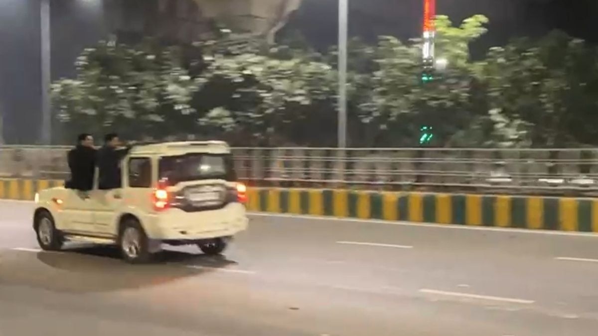 नोएडा में स्टंटबाजों के खिलाए एक्शन