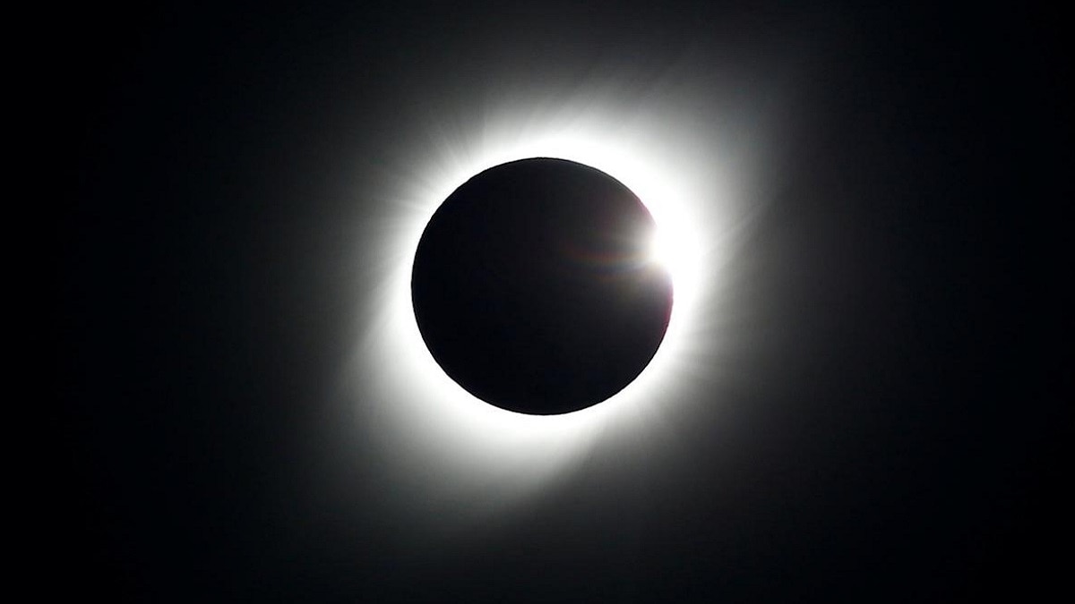 Surya Grahan Chandra Grahan In India: भारत में कब लगेगा सूर्य ग्रहण? जानें सूतक काल मान्य होगा या नहीं