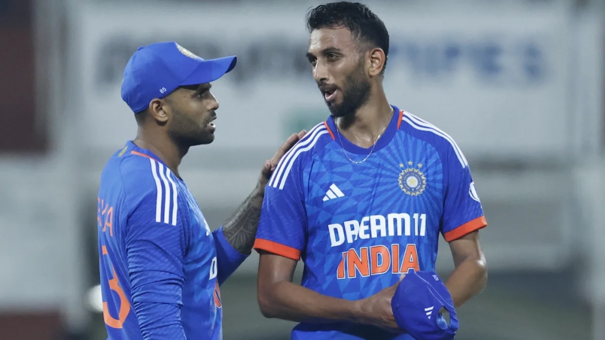 सूर्यकुमार यादव प्रस‍िद्ध कृष्णा के साथ (Getty)