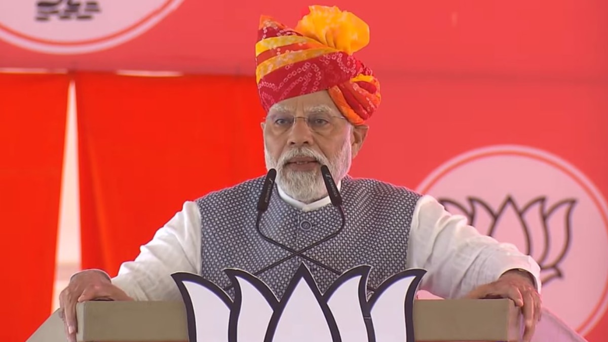 'कमल के निशान पर ऐसे बटन दबाओ जैसे...', PM मोदी के बयान को कांग्रेस ने बताया हेट स्पीच, EC से की कार्रवाई की मांग