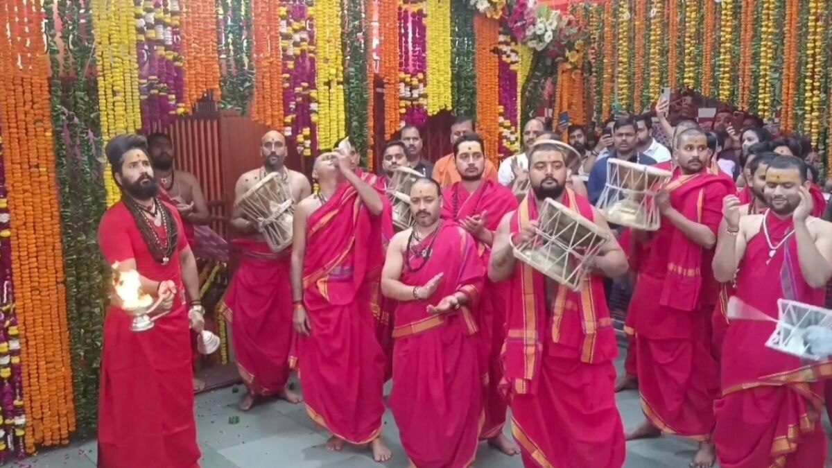 IND vs AUS Final 2023: कोई हवन-पूजन में मग्न, कहीं मिलेगा फ्री पिज्जा... WC के जश्न में डूबा भारत