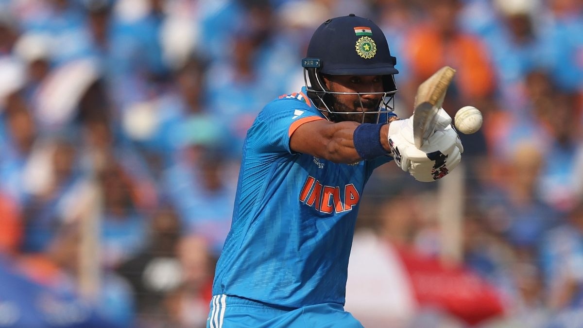 के एल राहुल के इस चौके पर इतना निहाल क्यों हो गया सोशल मीडिया?