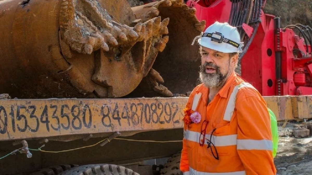 अमेरिकी विशेषज्ञ अरनॉल्ड डिक्स ने क्रिसमस की डेडलाइन दी है