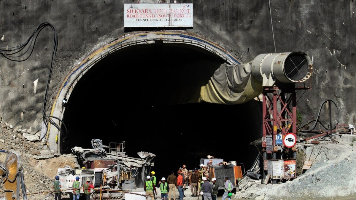 पिछले 7 दिनों से उत्तराखंड के उत्तरकाशी में 41 मजदूर टनल के अंदर फंसे हुए हैं.