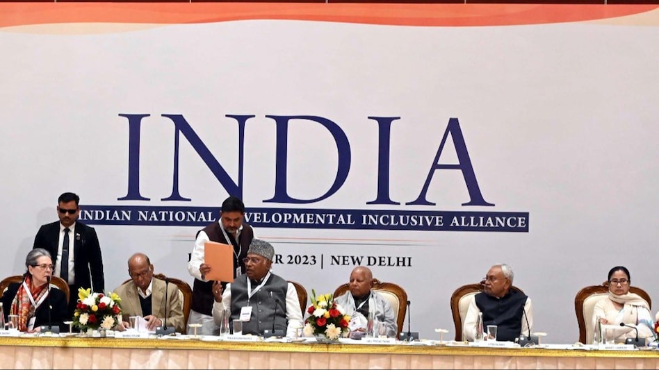 INDIA गुट में कलह जहां पहुंच गई है, 5 राज्यों से समझिये कितना कठिन है सीटों के बंटवारा - INDIA bloc biggest challenge is seat sharing among political partners opnm1 - AajTak