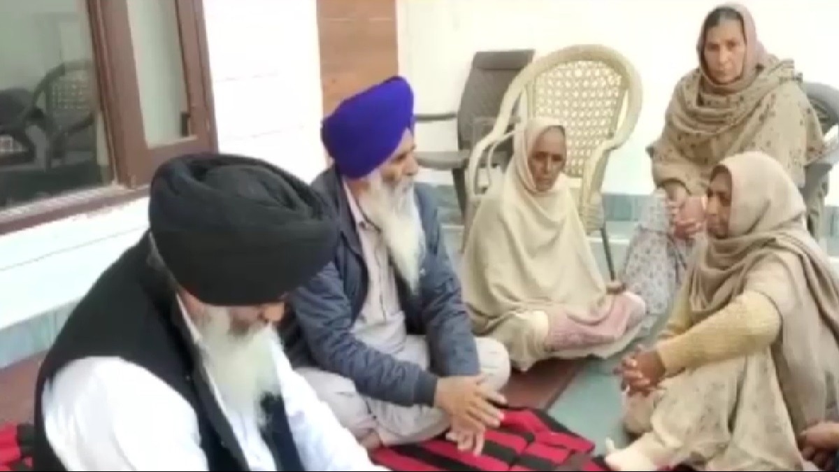 बेटे की मौत से घर में मातम.