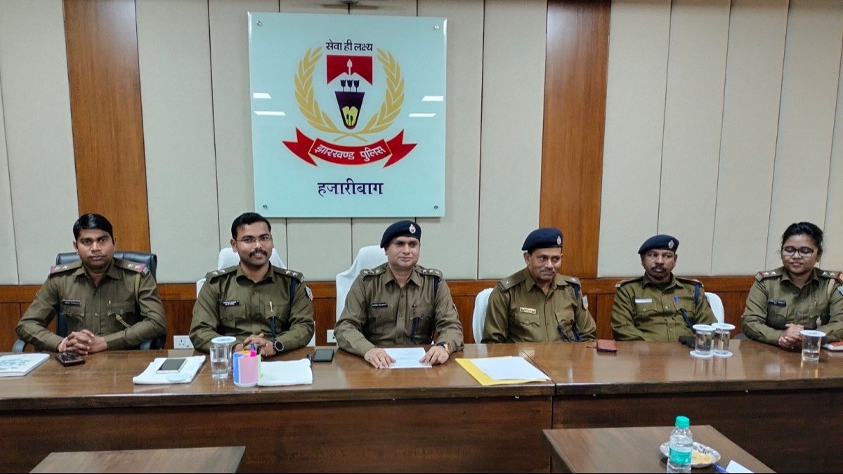 मामले की जानकारी देती पुलिस.