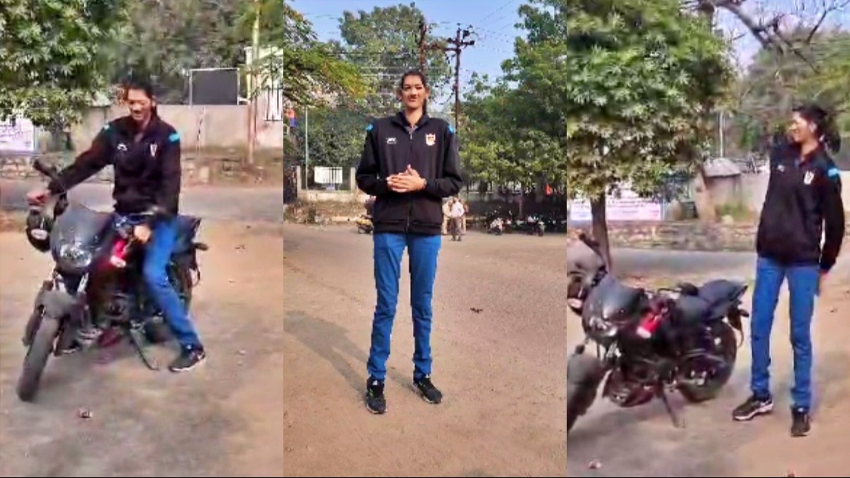 7 फीट लंबी हैं पूनम चतुर्वेदी