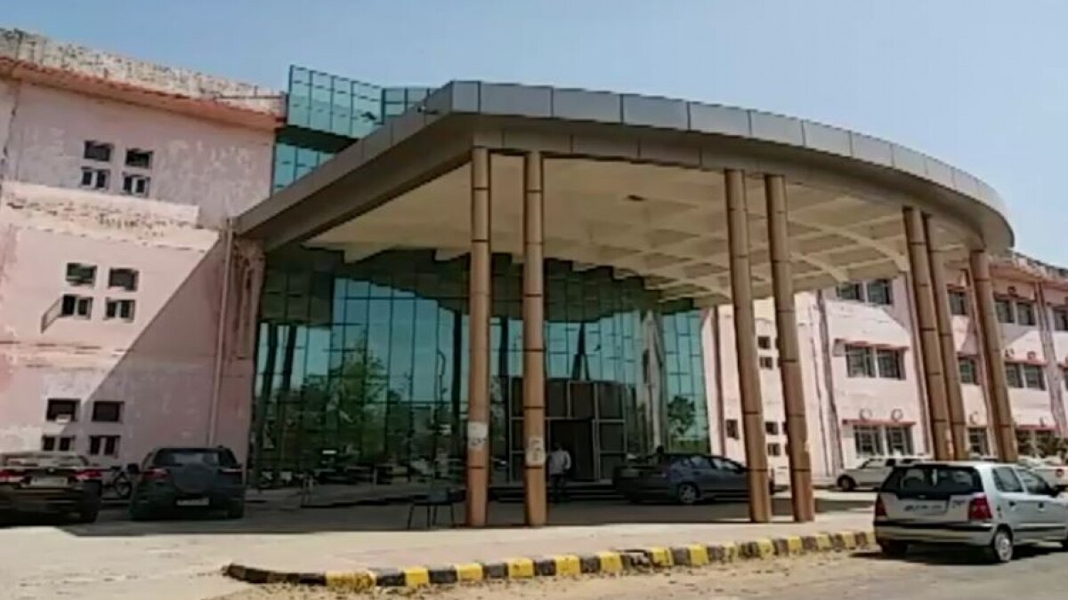 छात्रा ने एचओडी पर लगाए गंभीर आरोप