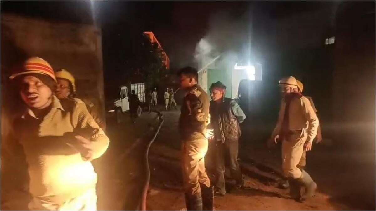 6 घंटे बाद पाया गया आग पर काबू.