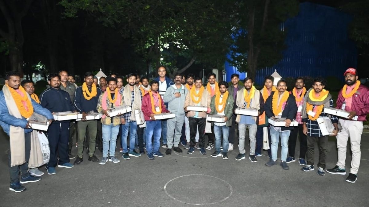 उत्तरकाशी टनल से बचाए गए 15 मजदूरों को एक करोड़ की योजनाएं, CM बोले- खुद करूंगा मॉनिटरिंग