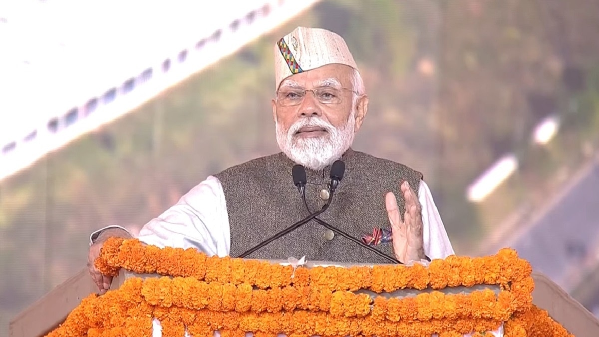 पीएम मोदी ने देहरादून में उत्तराखंड इन्वेस्टर्स समिट का उद्घाटन किया.