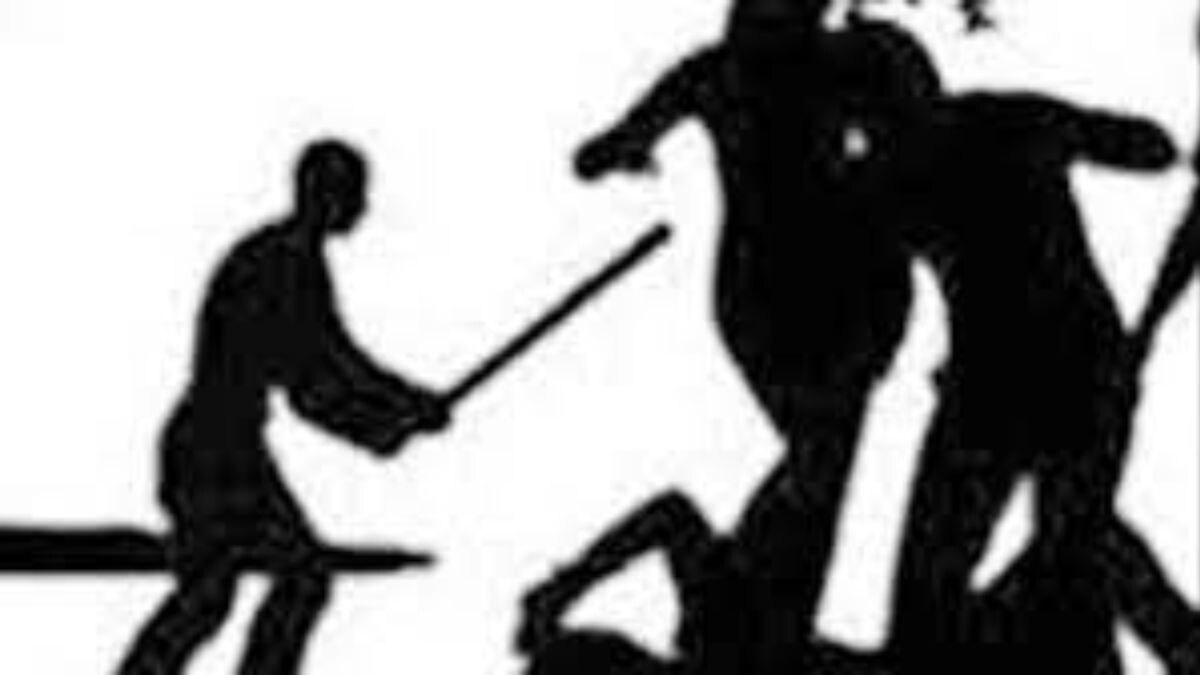 जंगल में ले जाकर तलवार से काटे युवक के हाथ. (Representational image)