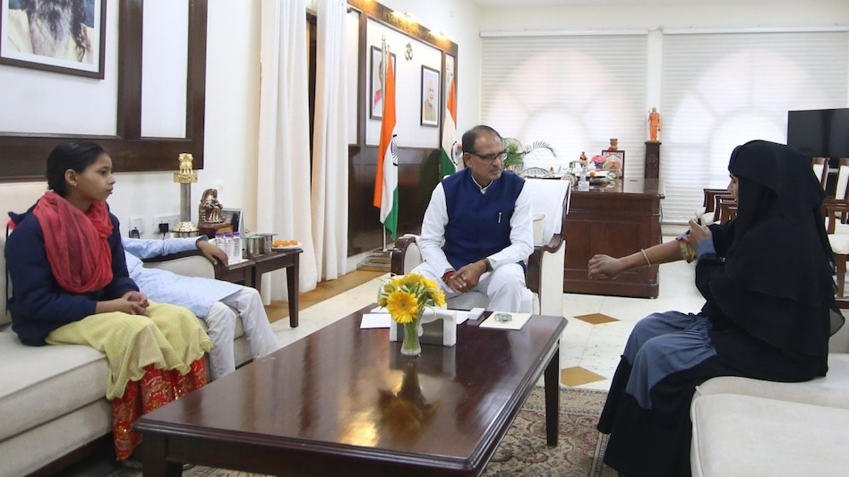 भाजपा को वोट देने वाली मुस्लिम महिला को उसके देवर ने पीटा, CM शिवराज सिंह ने … - Muslim woman who voted for BJP was beaten by her brother-in-law, CM Shivraj Singh...