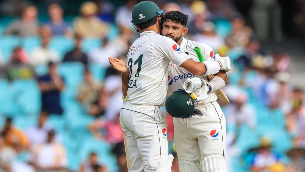 पाकिस्तानी प्लेयर आमिर जमाल औऱ मीर हमजा.