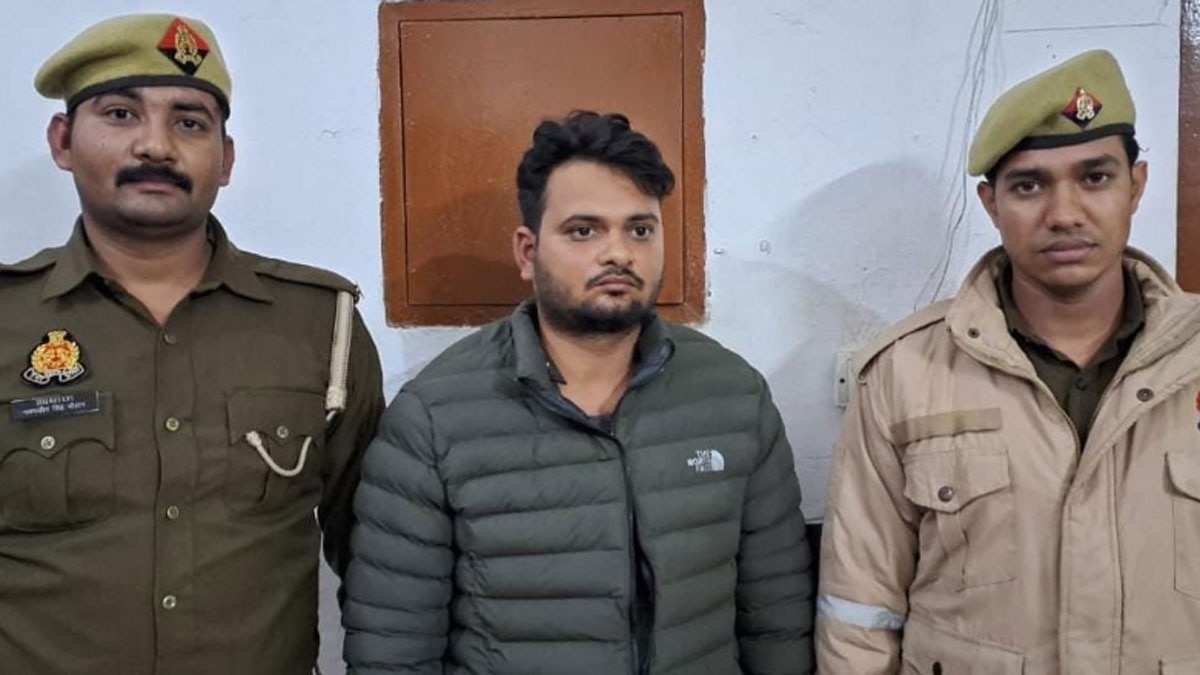 पुलिस ने फर्जी नायब तहसीलदार रोहित मिश्रा को पकड़ा