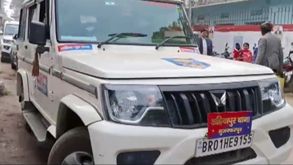 मामले की जांच करने पहुंची पुलिस.