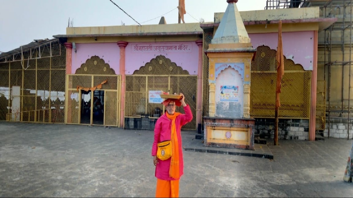 1 किलो सोने और 7 किलो चांदी से बना भगवान राम का खड़ाऊ