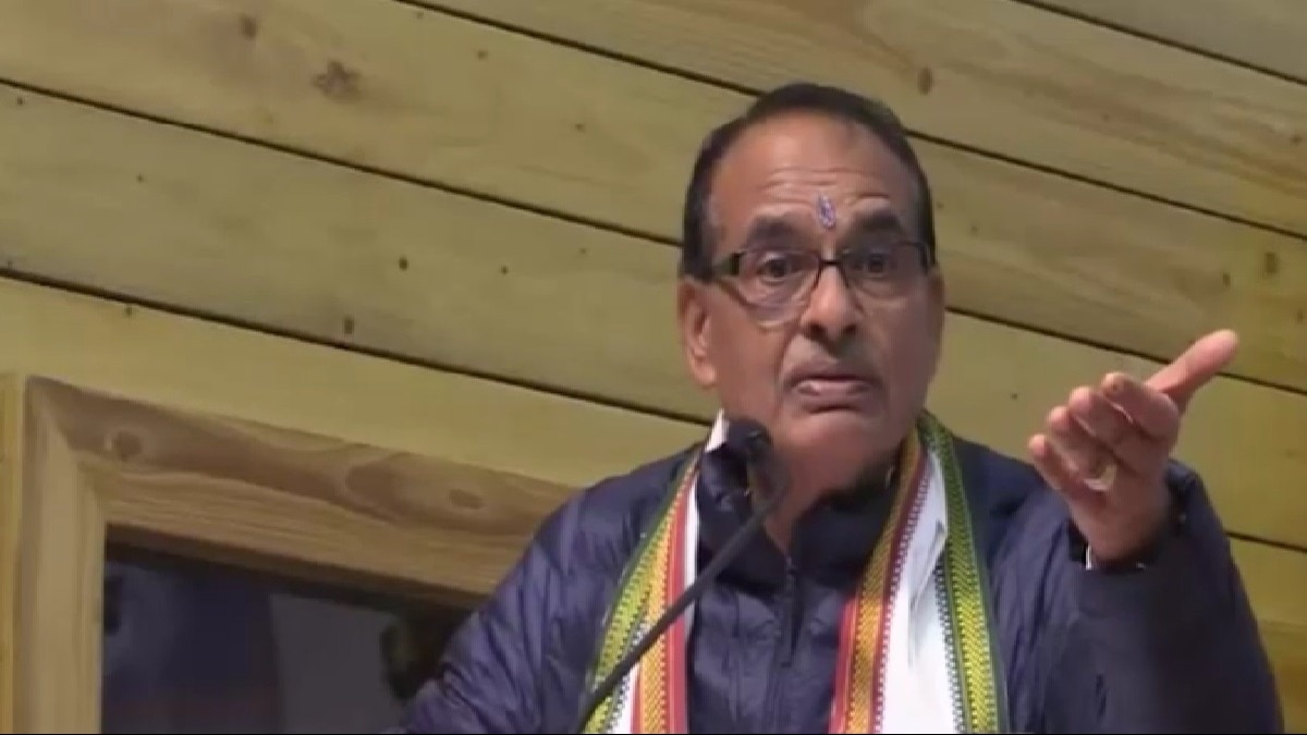 कार्यक्रम में बोलते शिवराज सिंह चौहान.