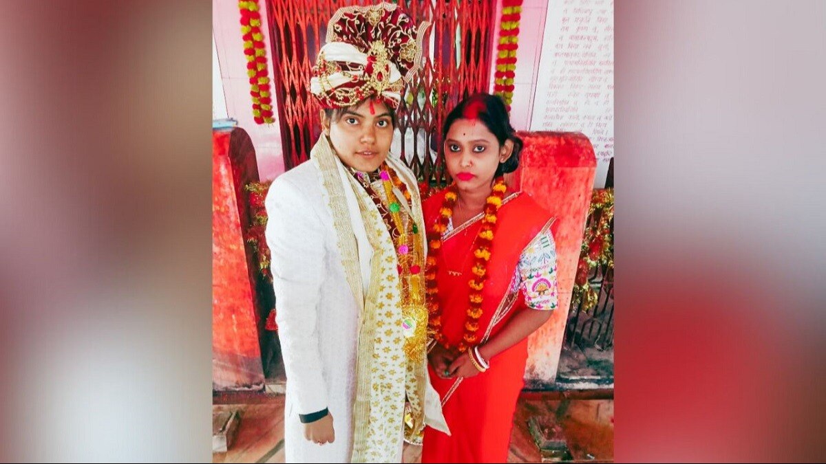 देवरिया में दो लड़कियों ने रचाई शादी