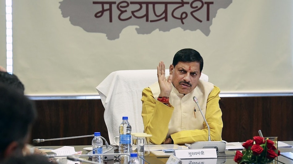 हिंदुत्व से चाहत, आहत को राहत, ब्यूरोक्रेसी को हद में रहने का मैसेज... लोकसभा चुनाव साधने के लिए क्या कर रहे हैं MP के नए CM? - mohan yadav govt mp pm
