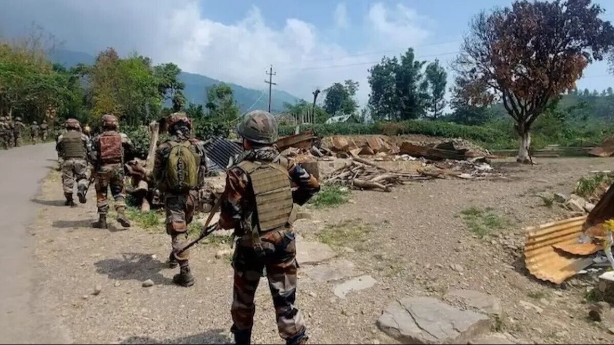 मणिपुर में फिर गोलीबारी और बम धमाके, 4 नागरिक भी लापता