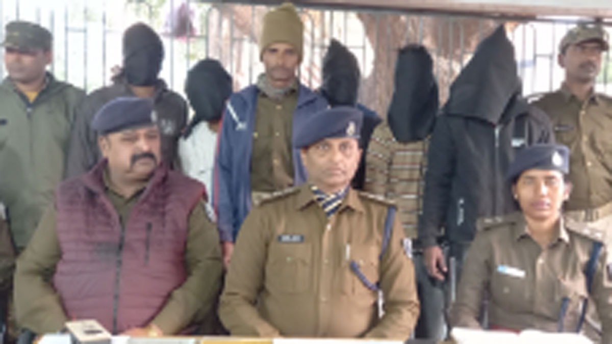 रंगदारी मांगने वाले 5 बदमाश गिरफ्तार