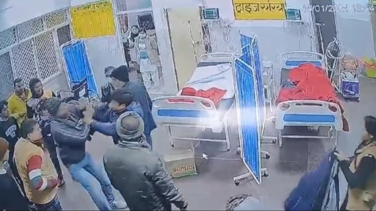 मारपीट की घटना CCTV में कैद.