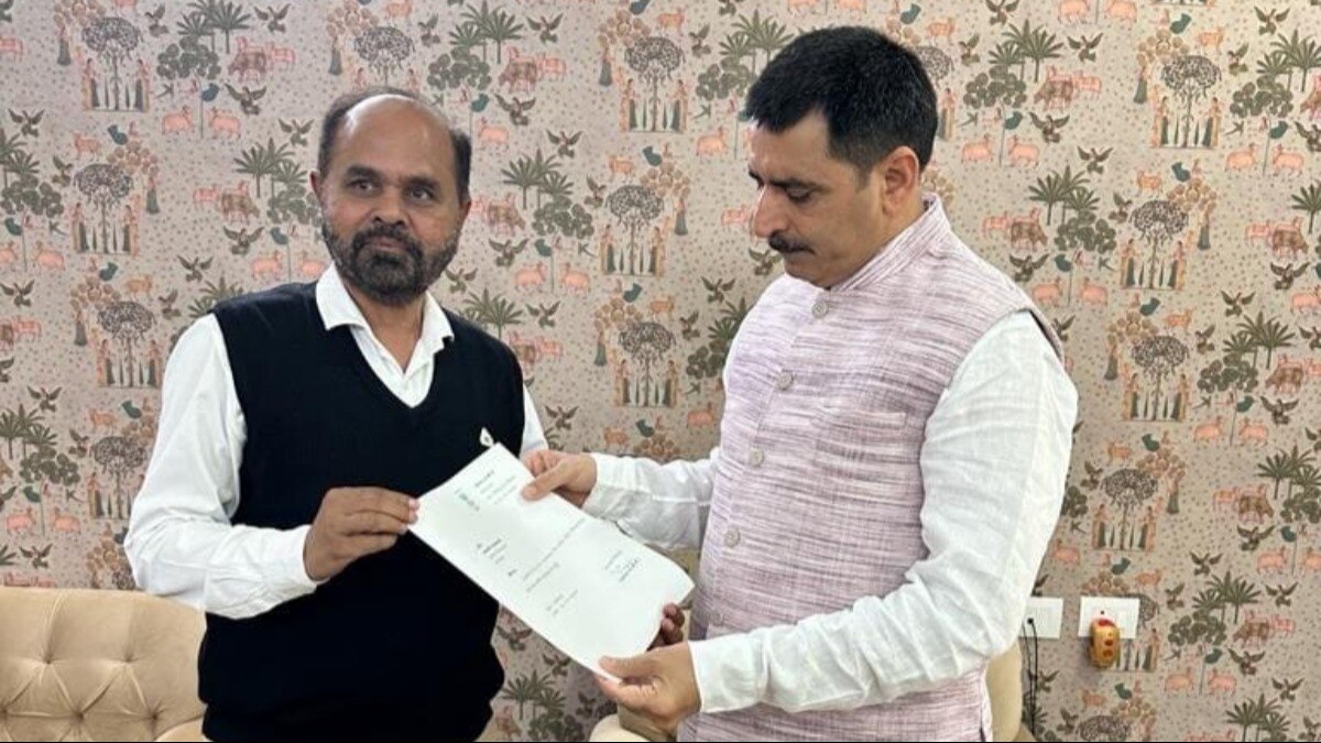 कांग्रेस विधायक सीजे चावड़ा ने विधानसभा स्पीकर को सौंपा इस्तीफा