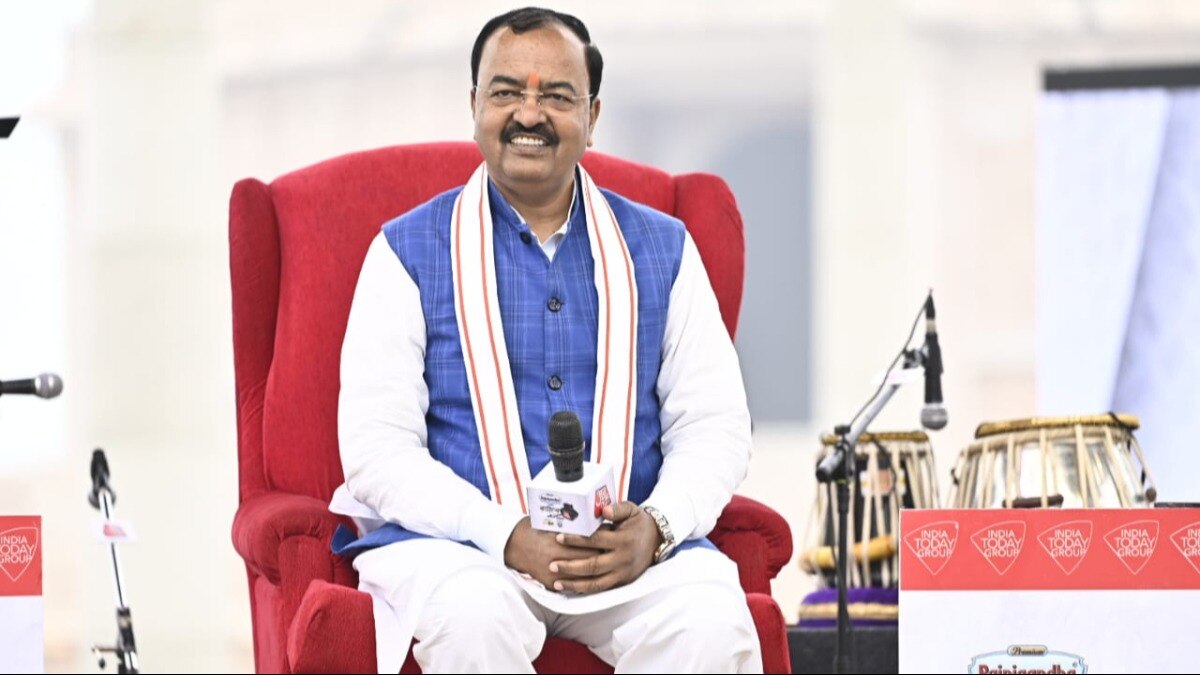 साहित्य आज तक के मंच पर यूपी के डिप्टी सीएम केशव प्रसाद मौर्य